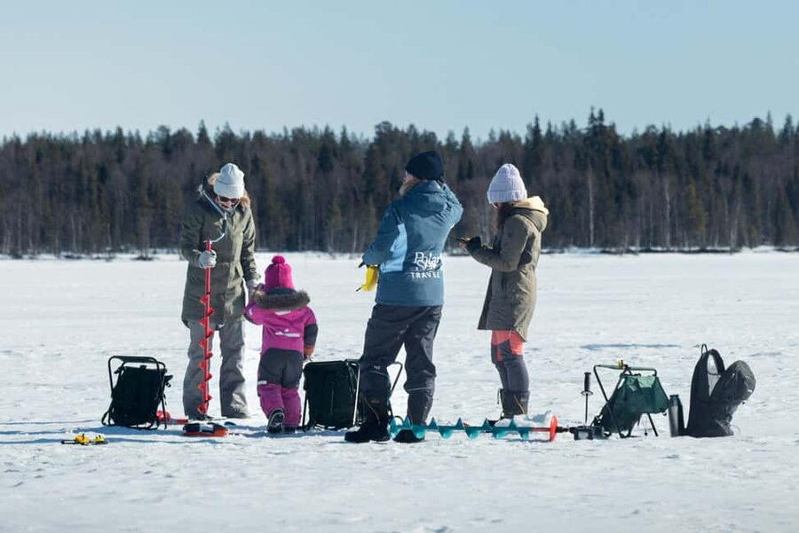 Levi: Arctic Ice-Fishing Experience - A campfire break that gives the trip its warmth