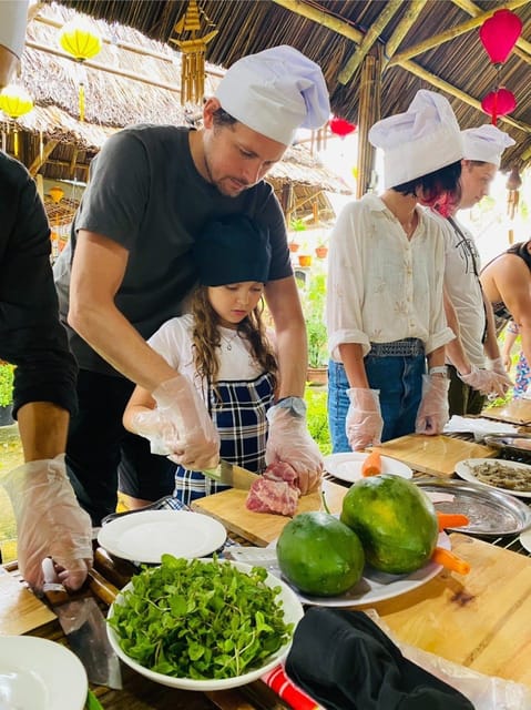 Local market, Basket boat, crab fishing & cooking class - Is $28 a fair price?