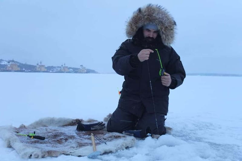 Lulea: Ice Fishing Tour in the heart of the city with Guide - What the two-hour schedule gives you