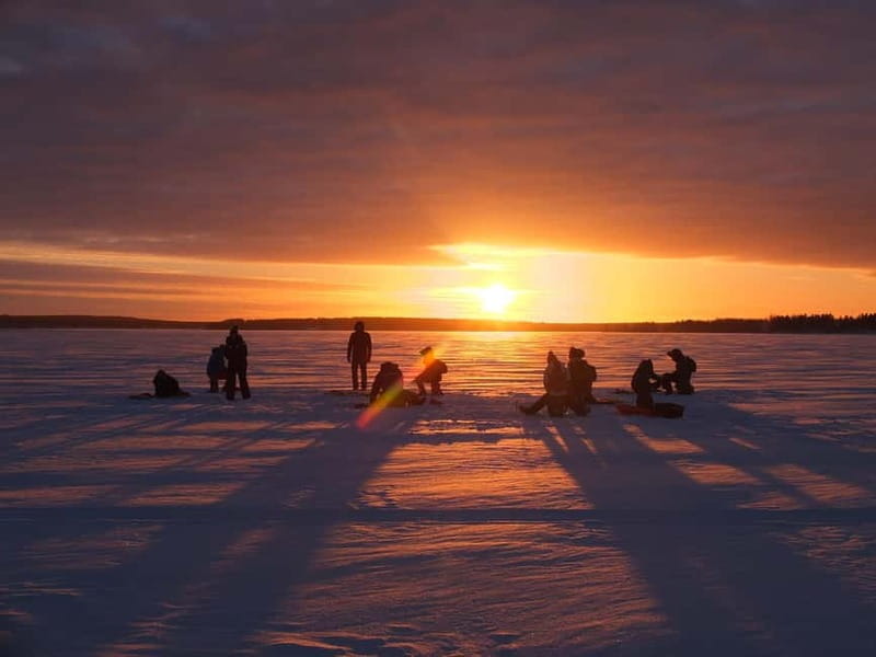 Lulea: Ice Fishing Tour in the heart of the city with Guide - Dressing for comfort on the ice