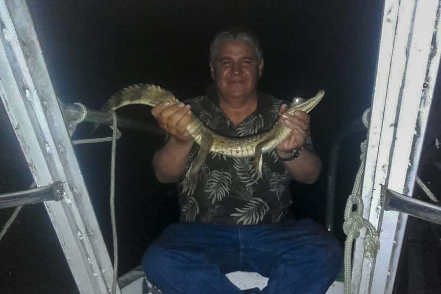 Manaus: Piranha Fishing and Alligator Watch Evening Tour - Sunset on the river and the shift into darkness