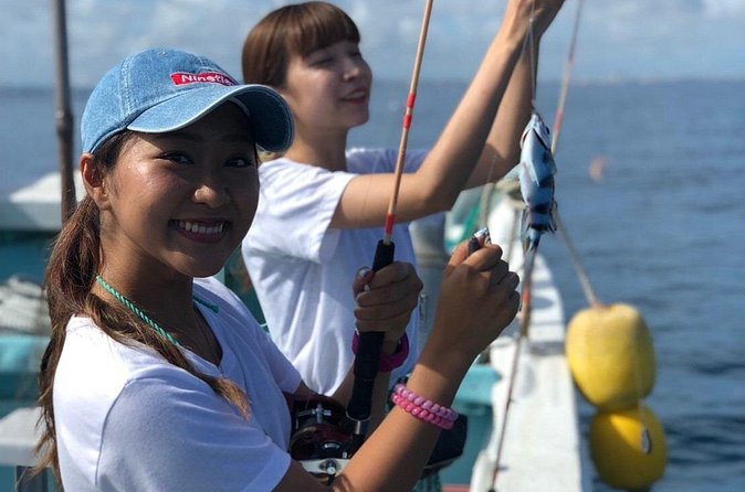 Mangrove Kayak ＆ Sea Fishing Experience in Okinawa - Who will enjoy this most