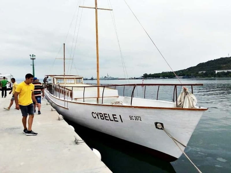 Nessebar: 4-Hour Boat Tour incl. Fishing, Lunch & Drinks - Coastal views and Nessebar context
