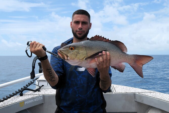 Out n About Sportfishing for Share and Private Charters on Reef and Estuary - Weather, clothing, and what to bring