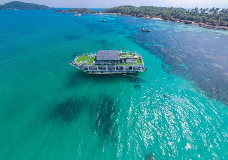 Phu Quoc: Snorkeling & Fishing in the South Island - The 30-minute fishing stop and local gear