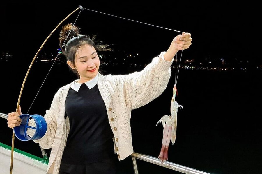Phu Quoc: Sunset and Squid Fishing Boat Tour with Dinner - Starting at Duong Dong Ward Harbor