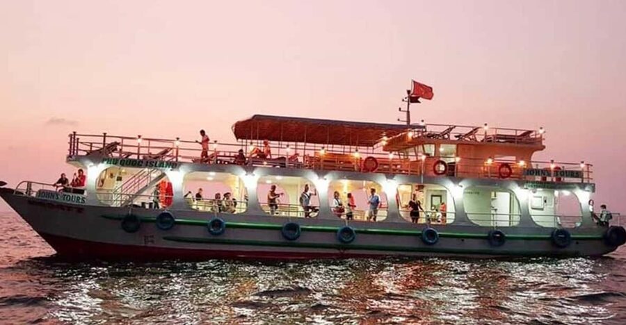 Phu Quoc: Sunset and Squid Fishing Boat Tour with Dinner - Learning traditional squid fishing after dark