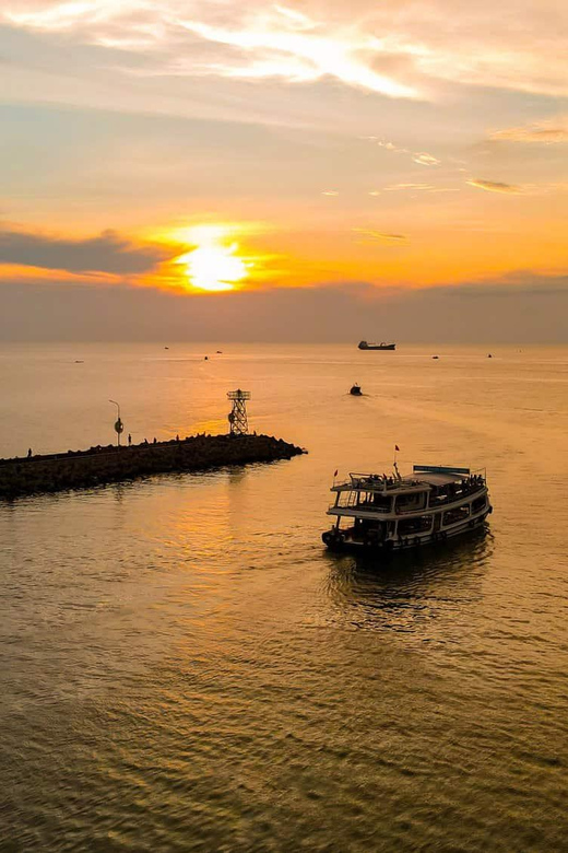 Phu Quoc: Sunset and Squid Fishing Boat Tour with Dinner - What the $20 price really buys