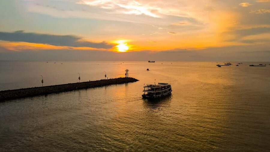 Phu Quoc: Sunset and Squid Fishing Boat Tour with Dinner - Who will enjoy this evening most