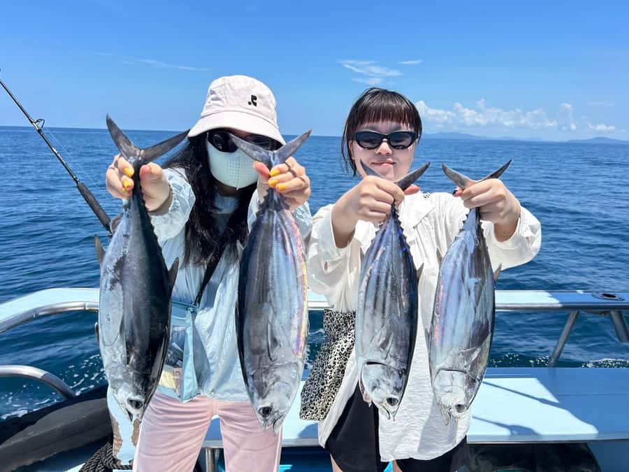 Phuket: Racha Island Fishing and Snorkeling Boat Tour - Racha Yai lunch and sea time