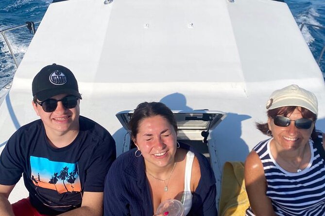 Private 38' Defender Sportfishing/Swim with Pigs in Nassau - Fishing close to Nassau