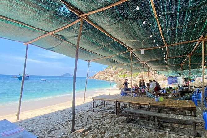 Private Excursions To Wild Island For Swimming Fishing BBQ Lunch - The guide can shape the whole day