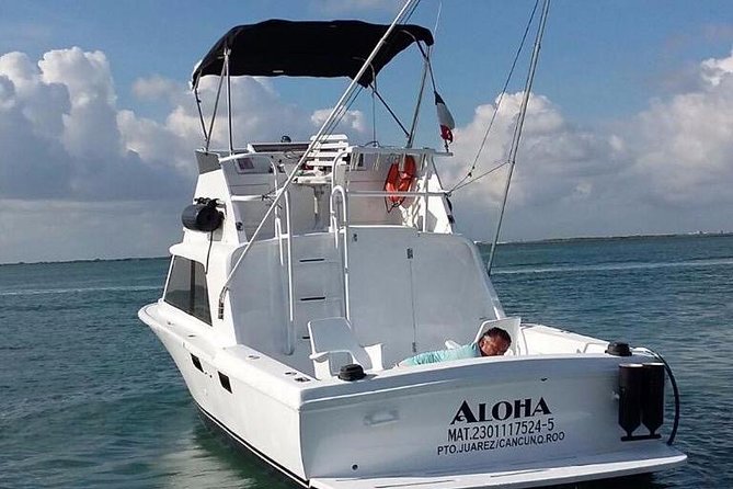Private fishing charter Bertram 31ft 6 pax max if you don't fish you don't pay - Crew service, language, and communication