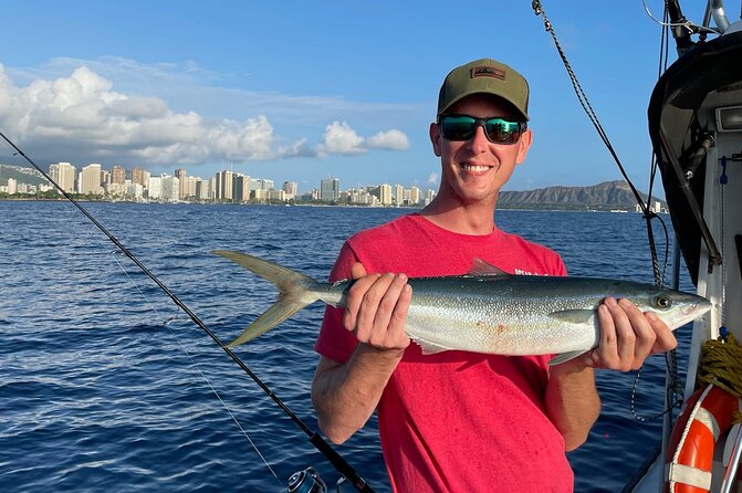 Private Fishing Charter for Family and Friends in Honolulu - What the $265 price means