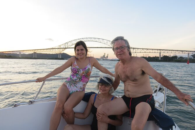 Private Fishing & Scenic Cruise – 27ft Proline | Panama Bay - Starting at Isla Flamenco