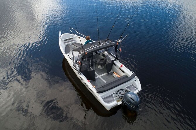Private Guided Fishing Boat Tour in Rovaniemi - The guides and the human touch