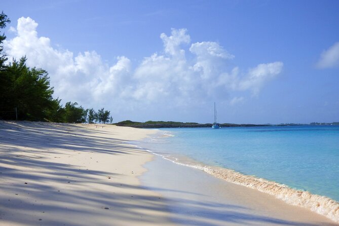 Private Snorkeling or Fishing from Nassau - 31ft Sitting Pretty - Beach time and harbor sightseeing