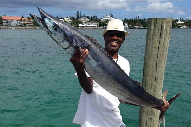 Private Speed Boat for Snorkeling or Fishing in Nassau - 34ft - Snorkeling around Nassau’s coral reefs