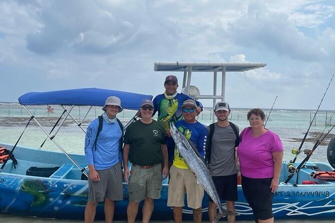 Private sport fishing in costa maya, mahahual 4 hrs - Four hours with five rods and a private crew