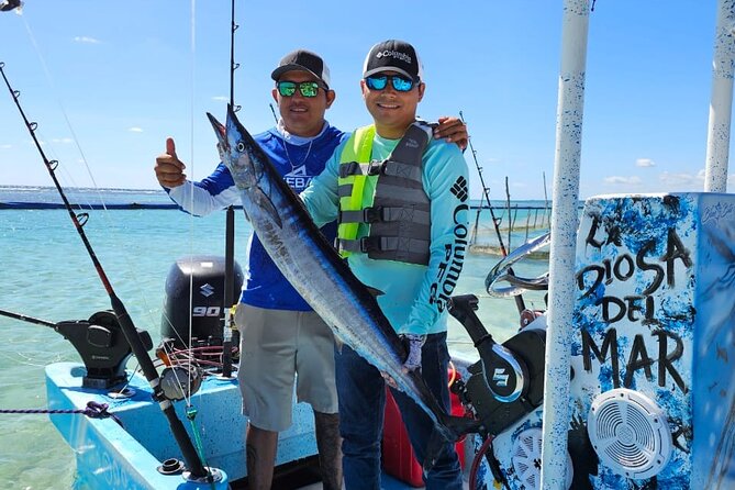 Private sport fishing in costa maya, mahahual 4 hrs - Life on the small fishing boat