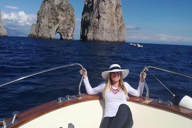 Private tour with fishing, tour of Capri and lunch on board - Crew style and small practical details