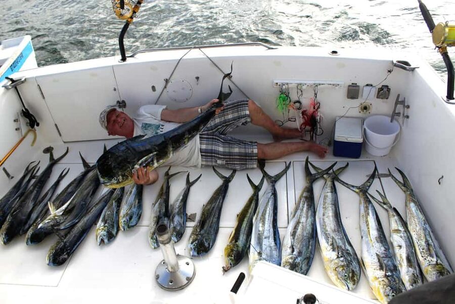 Punta Cana offshore private fishing charter "Sherlock" 39 ' - What the fishing portion feels like