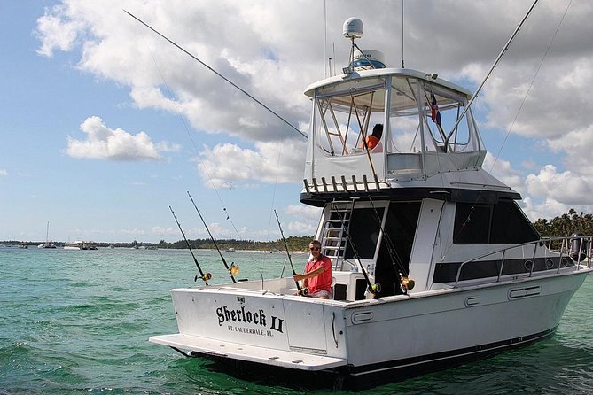 Punta Cana Private Fishing Charter on 39 Foot Boat with Bevarages - What the 39-foot boat gives you