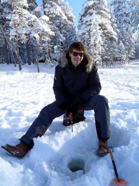 Pyhä: Ice Fishing Experience at Frozen Lake - Who will enjoy this most