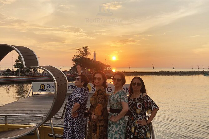 Red River Private Tour : Sunset and Night Squid Fishing - Dinner cooked where you fish