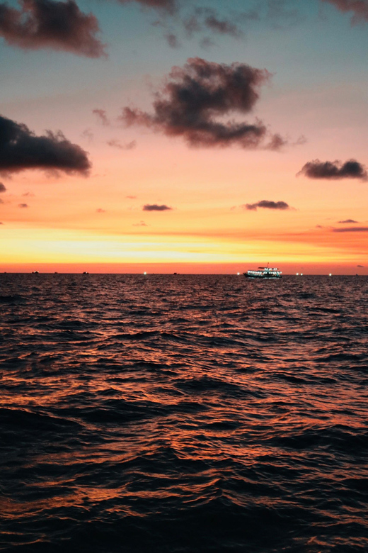 RedRiverTours - Enjoying Sunset & Night Squid Fishing - What makes this four-hour trip worth considering