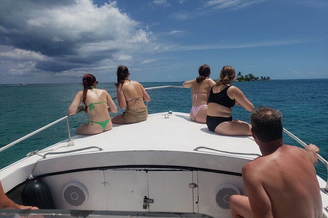 Rose Island: Private Snorkeling, Fishing, and Swimming with Pigs - Fishing around Rose Island and Paradise Island