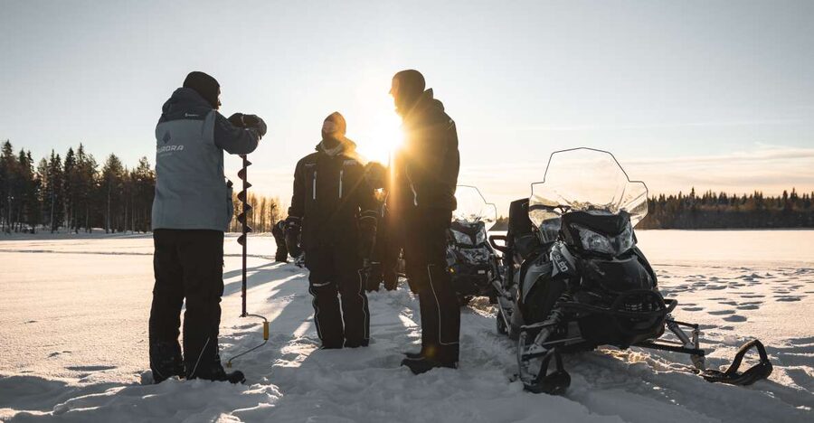 Rovaniemi: Electric Snowmobile Safari Tour with Ice Fishing - Why the electric snowmobile matters on a frozen lake