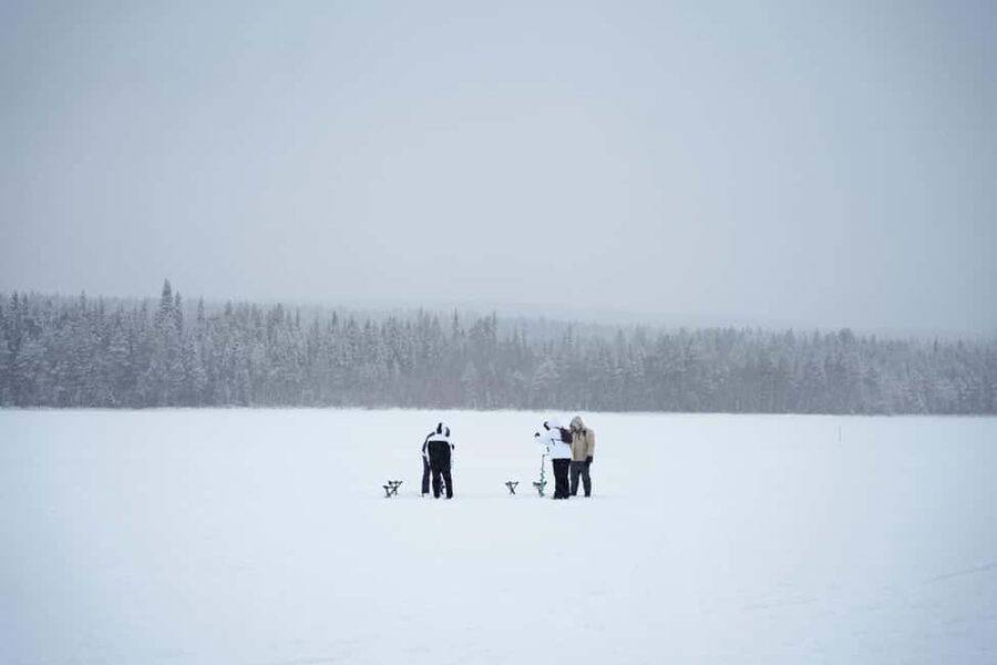 Rovaniemi: Ice Fishing from Private Lakefront Property & BBQ - Why the small group matters