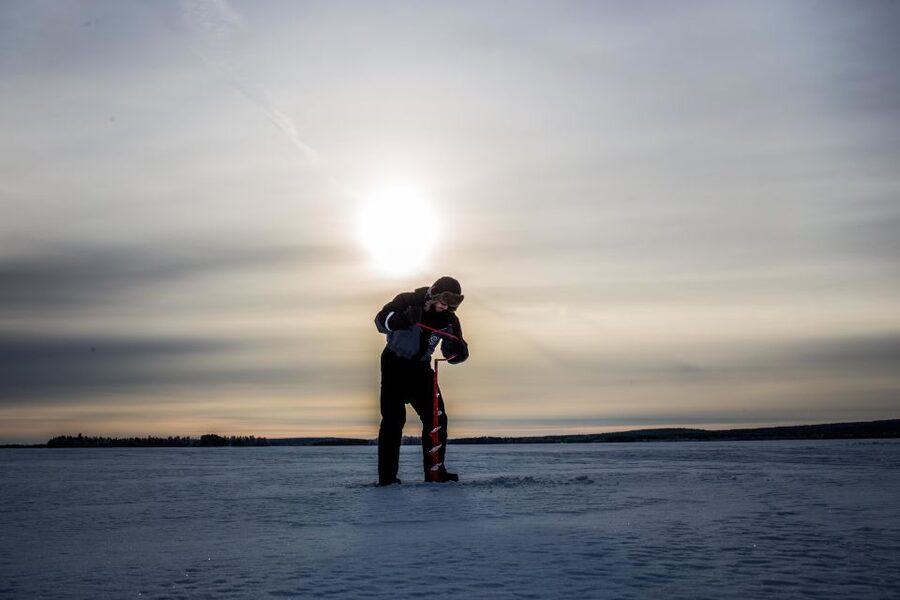 Rovaniemi: Ice Fishing on a Frozen Lake with BBQ and Photos - Key points at a glance