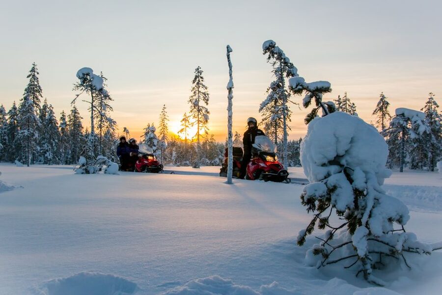 Rovaniemi: Snowmobile and Ice Fishing Adventure with Lunch - Leaving Rovaniemi for the frozen wilderness