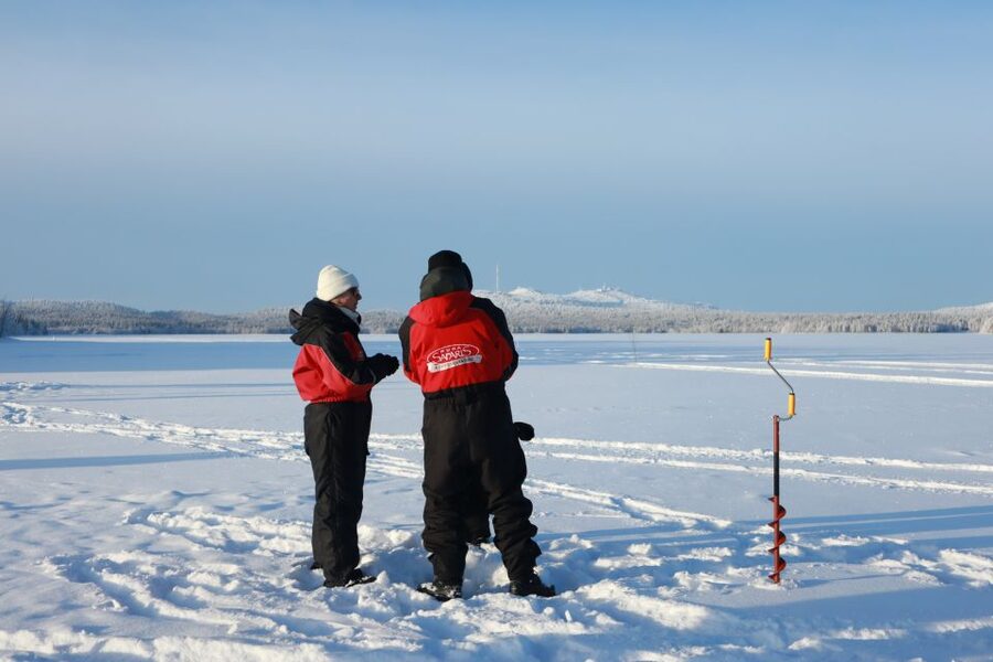 Ruka: Ice fishing trip - From Ruka pickup to the frozen lake