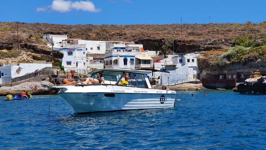 Santa Cruz de Tenerife: Private Family Fishing Tour - Bottom fishing gives beginners a better rhythm