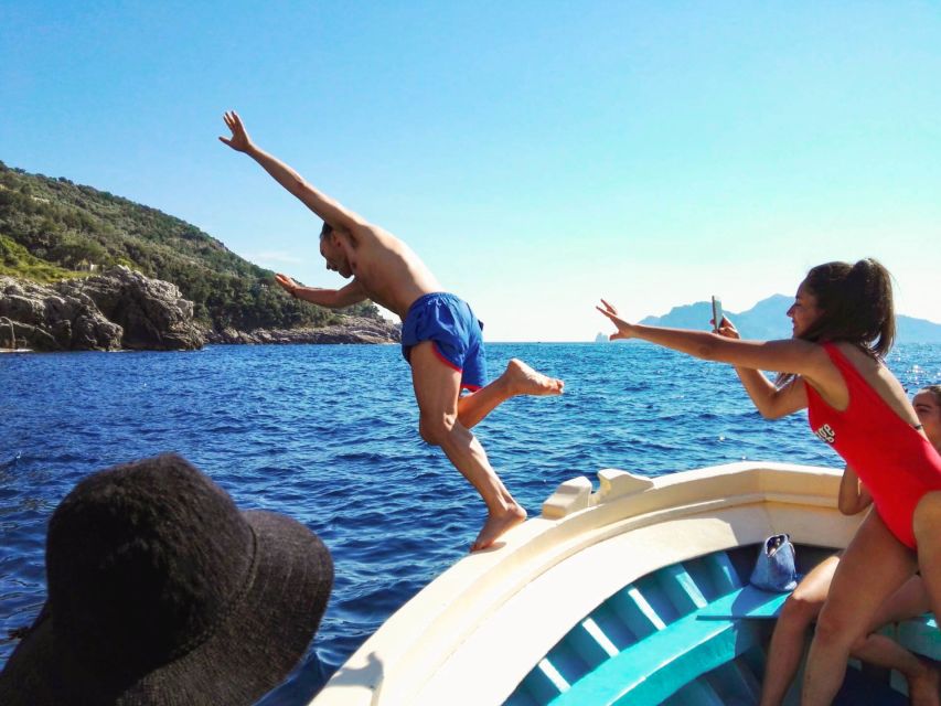 Sorrento: Sea-Fishing Tour with Lunch Onboard - Who will enjoy this day most