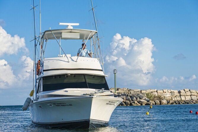 Sport Fishing at the Caribbean Sea. Enjoy an amazing time with friends & family - Who will enjoy this Puerto Morelos charter