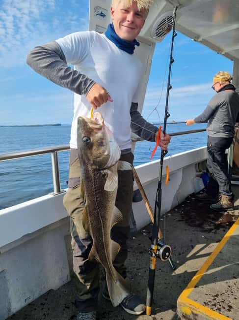 Stykkishólmur: Sea Angling Tour with Local Guide - Cod, halibut, and the chance to take home fish