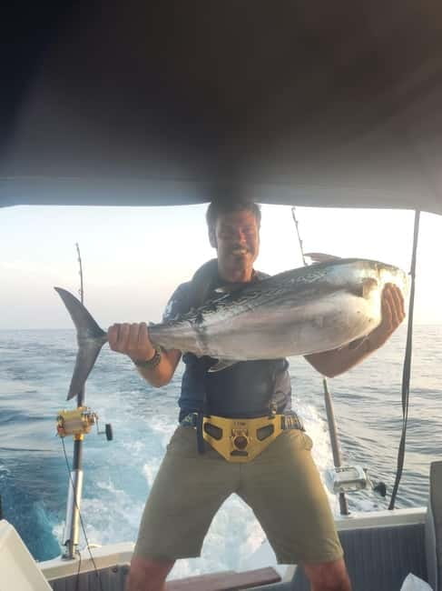 TUNA FISHING TRIPS IN FUENGIROLA - Drinks, snacks, and time away from shore