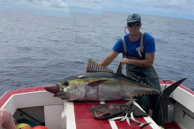 Wholesale Fishing in Poti Marara at Tahiti Teahupoo Peninsula - Shimano gear and the fishing methods