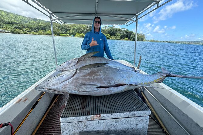 Wholesale Fishing in Poti Marara at Tahiti Teahupoo Peninsula - Fishing near the famous Teahupoo wave