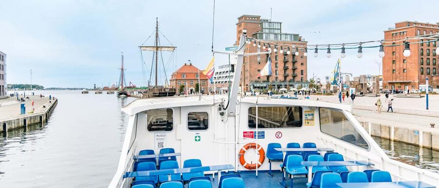 Wismar: Harbor Cruise with Sea Animal Fishing and Guide - Key points to know before you go